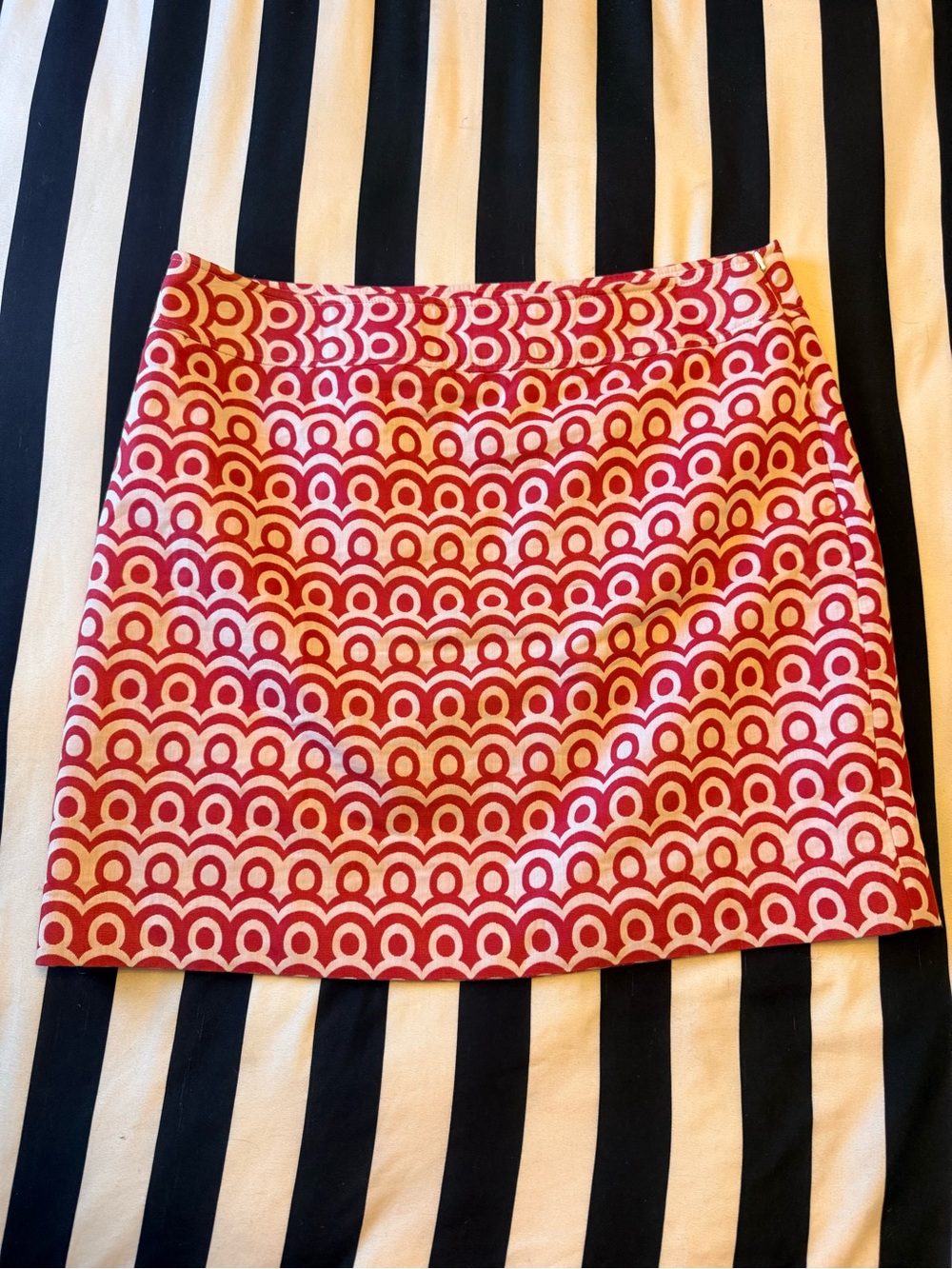 Ann Taylor Red and White Geo-Print Mod Mini Skirt